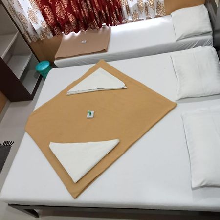 Hotel Yogiraj 쉬르디 외부 사진