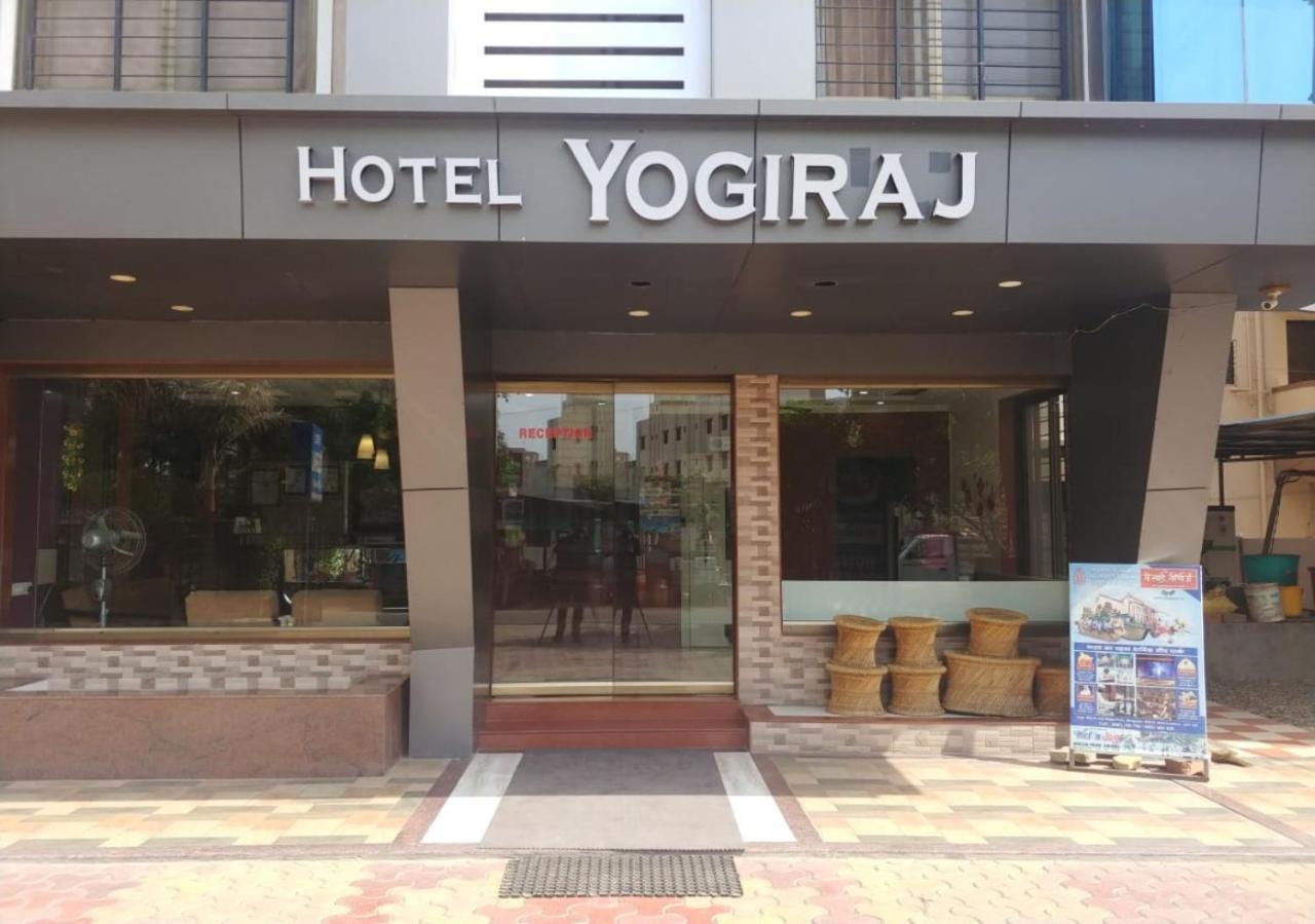 Hotel Yogiraj 쉬르디 외부 사진