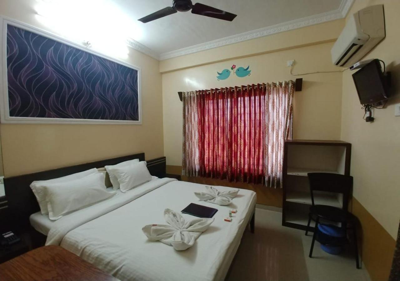 Hotel Yogiraj 쉬르디 외부 사진