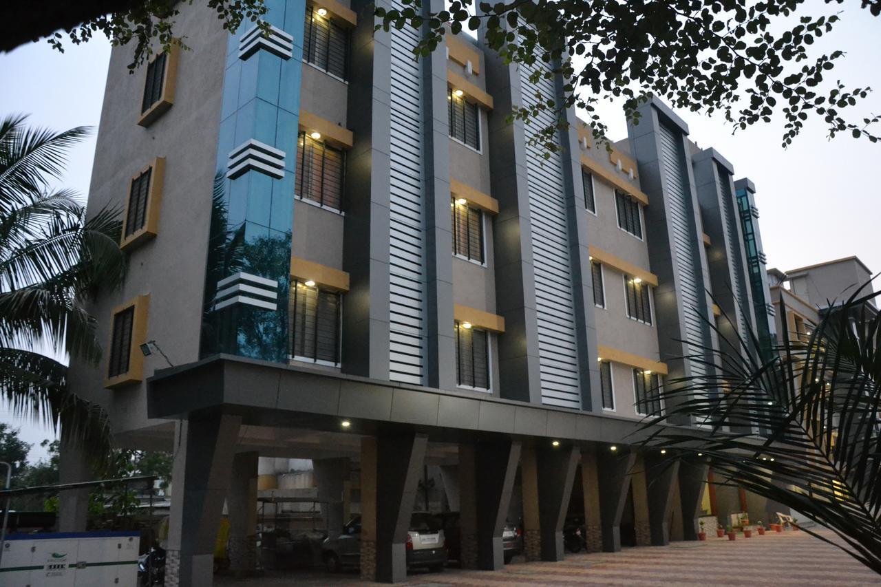 Hotel Yogiraj 쉬르디 외부 사진
