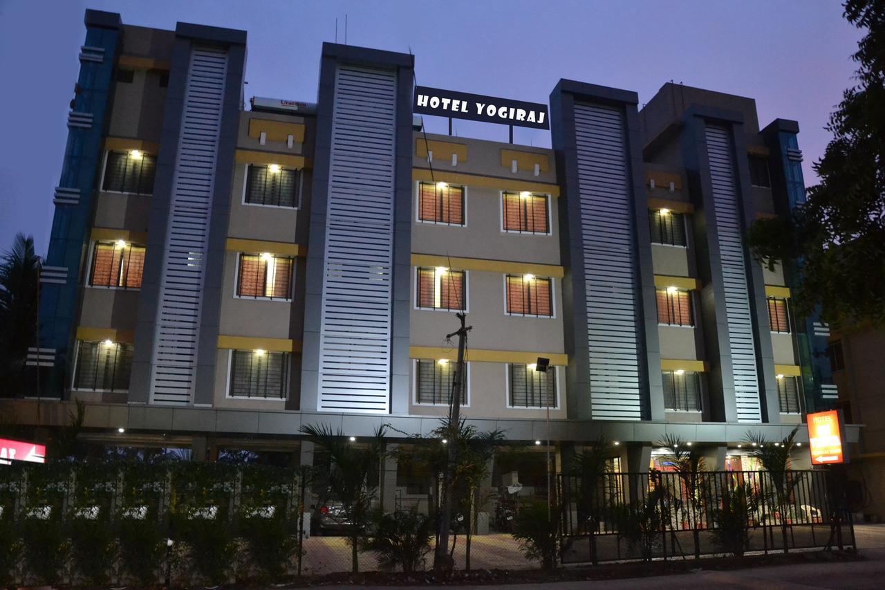 Hotel Yogiraj 쉬르디 외부 사진