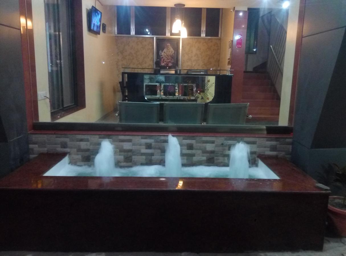 Hotel Yogiraj 쉬르디 외부 사진