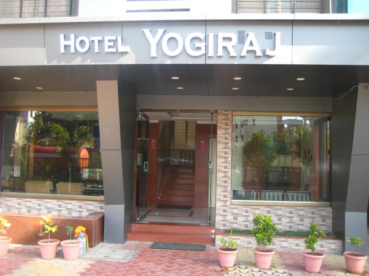 Hotel Yogiraj 쉬르디 외부 사진